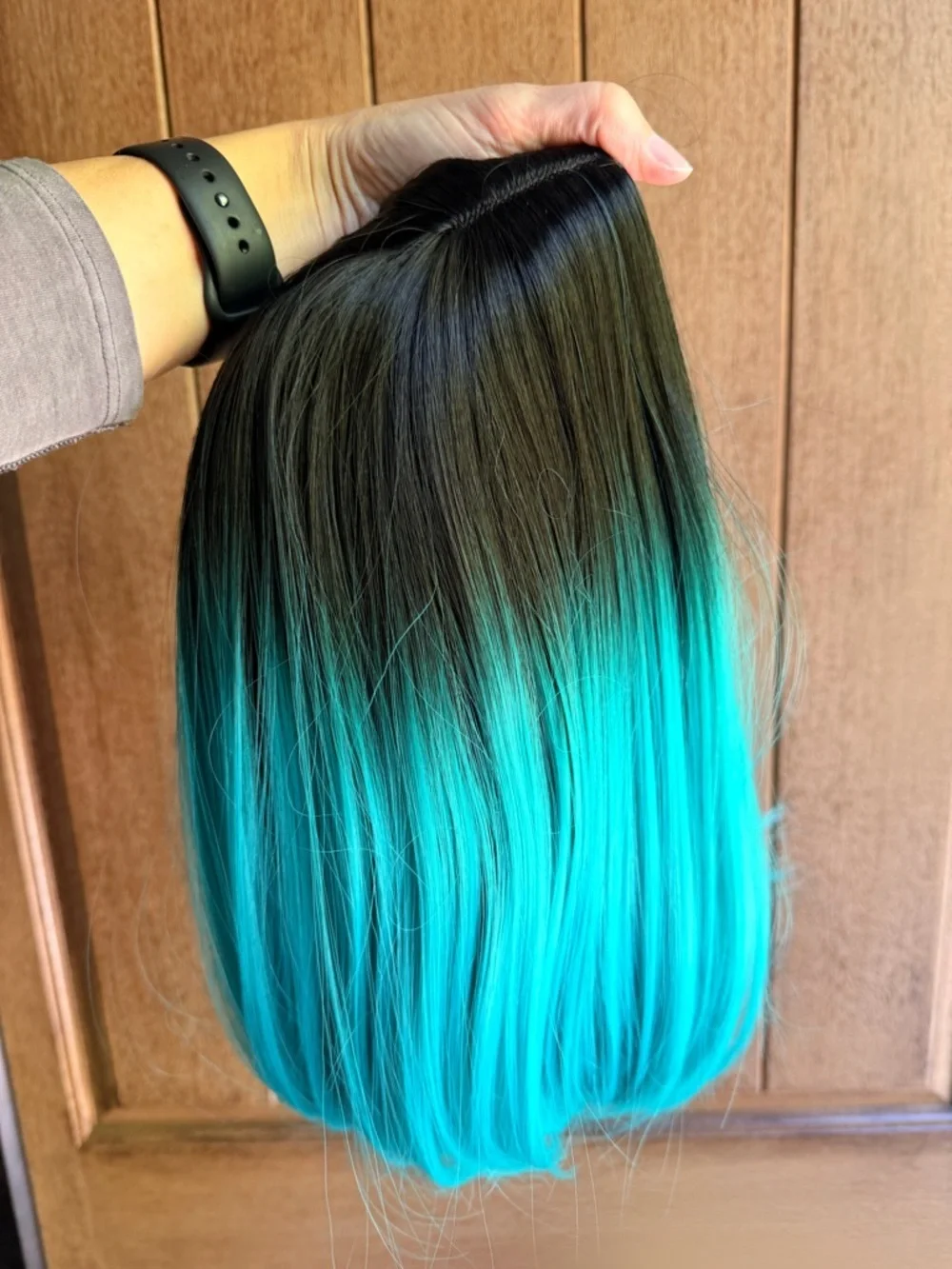 N/A vibrant turquoise